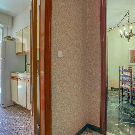 2 Bedroom In דירה קאבי די לבאניה