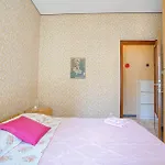 2 Bedroom Beautiful In Apartament Cavi di Lavagna