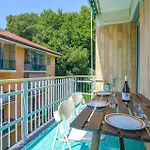 2 Bedroom Beautiful In Apartament *