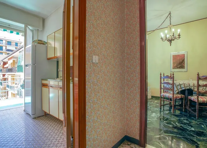 2 Bedroom Beautiful In Lejlighed Cavi di Lavagna