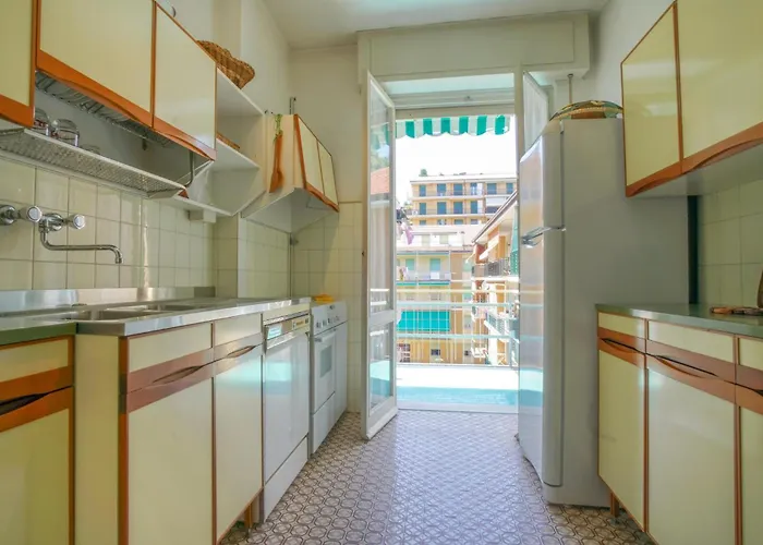 2 Bedroom Beautiful In Appartamento *