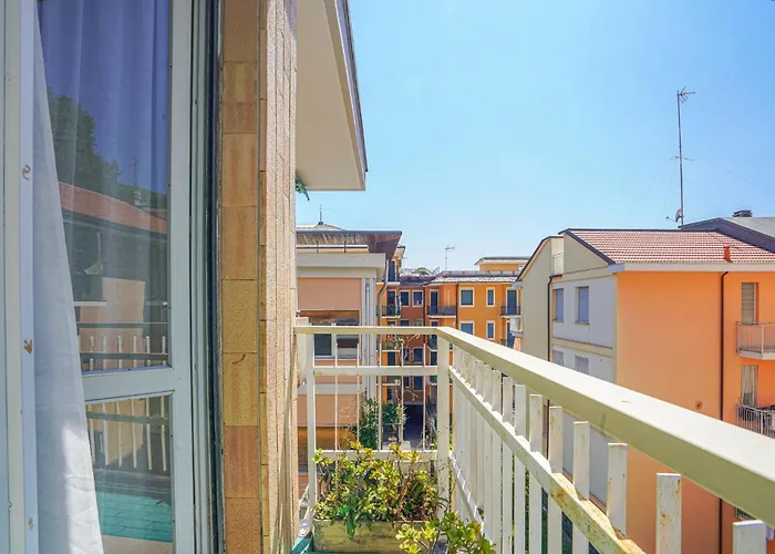 Appartamento 2 Bedroom Beautiful In *